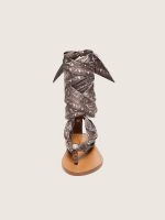 Women's flat sandals with gray paisley pattern and jewel detail - Image 5