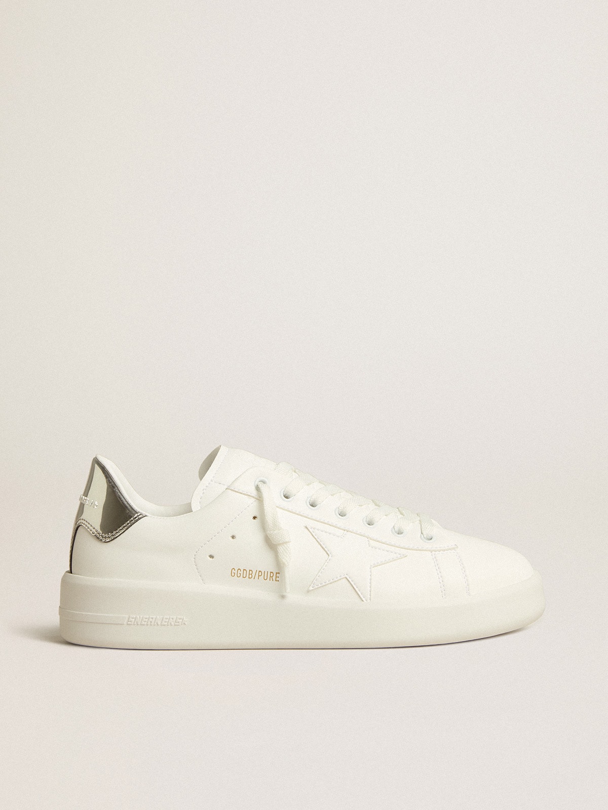 0451d26e42ed6330f1de0ab1a3f28b9cb6c8fd31895ea26841580e3ca17ef801 Men's bio-based Purestar with white star and mirror-effect heel tab - Image 1