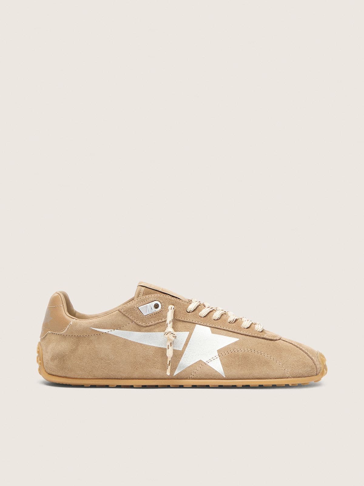 09919b261b0f17109eba30b02c20d4954d21fee7ed683f7c736e7cca03d016be Women's Marathon Speed with tobacco suede upper and silver star - Image 1