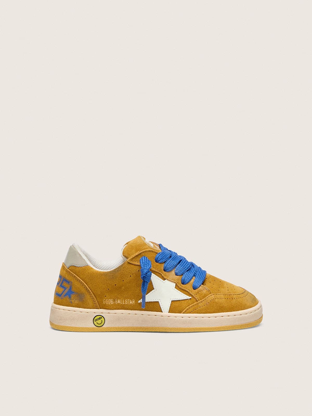 1462860f01fe913abae3a04907cfcdf02f99af58b0463d7989c1ad9038f55ff6 Young Ball Star in ocher suede with glossy white leather star and heel tab - Image 1