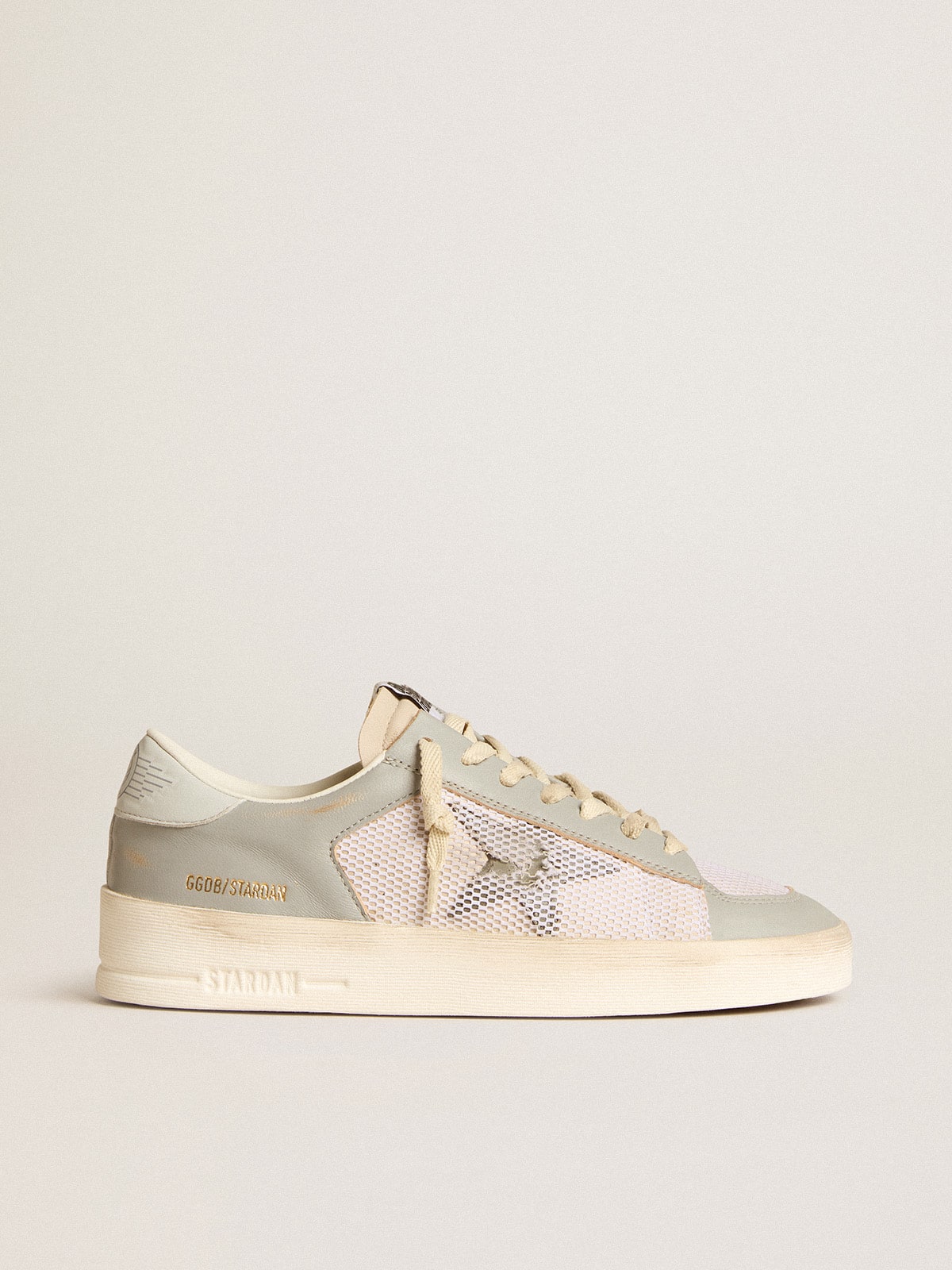 18f6aa262171a0bf5e42336041a485715f12b3f4e1012bb5ecce0f6a96e31e25 Stardan in gray nappa leather and white mesh with gray leather star - Image 1