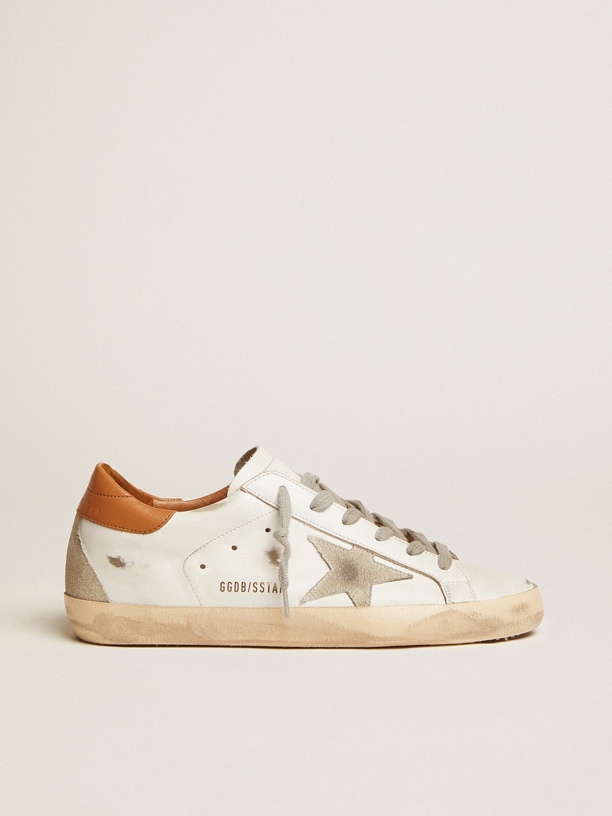 1ad1f28c8d9f20774c0ae3b2d114c1fc6397009eb9e0d75e959840cd23e2958d Women's Super-Star sneakers with suede star and brown heel tab - Image 1