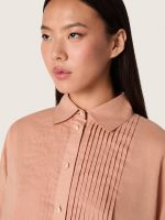 Women's oversized shirt in coral cotton voile with pleated detail - Image 4