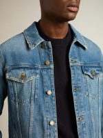 Men's denim jacket with medium wash - Image 5
