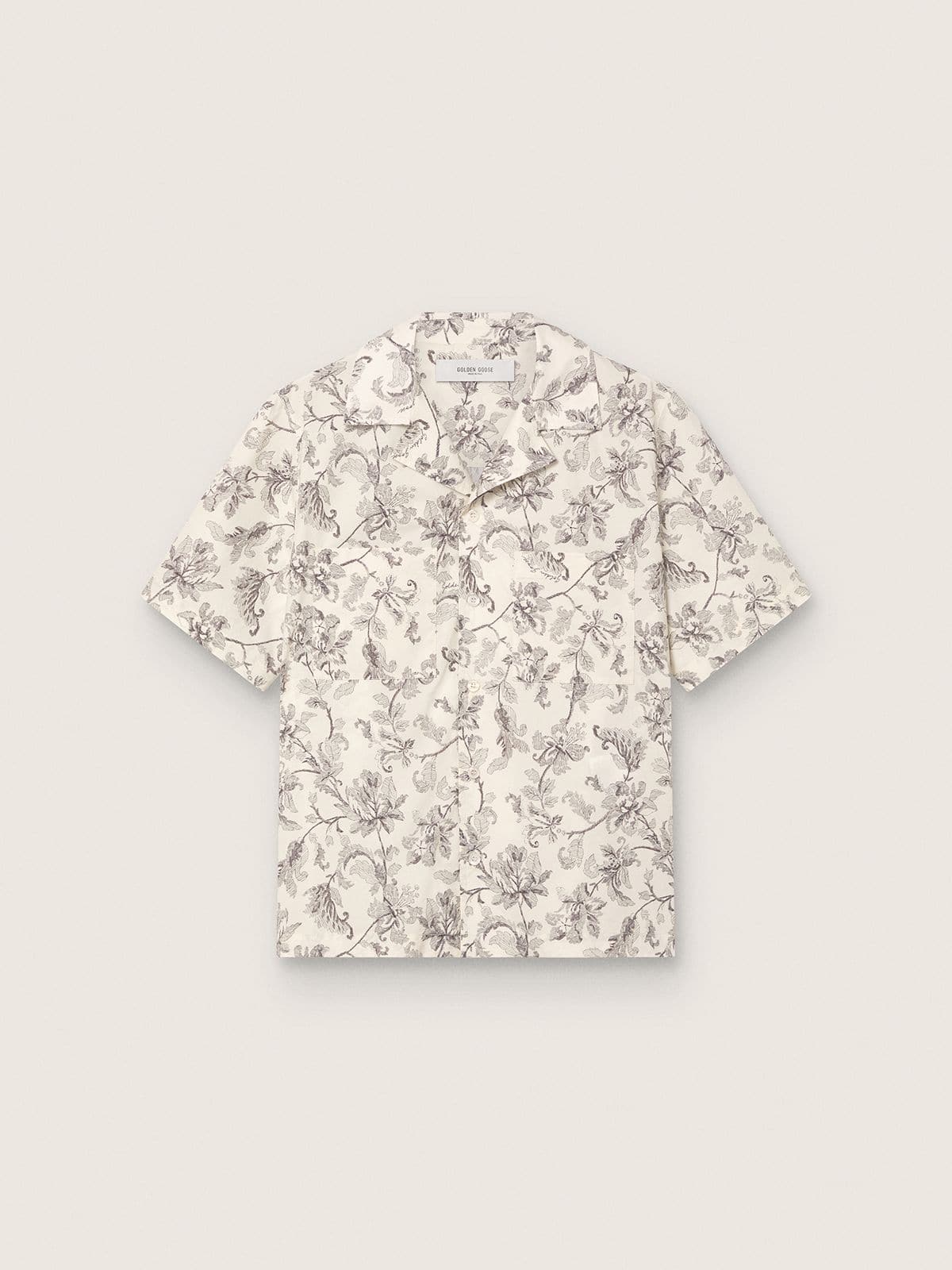 255c5a3a74591396031ce8df43898e309367f60db5781de73c82bd2d5f599418 Men's short-sleeved cotton shirt with black and white floral print - Image 1