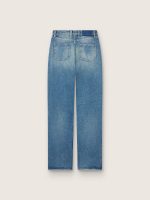 Women's jeans with medium wash - Image 2