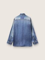 Women's oversized shirt with a lived-in denim effect - Image 2