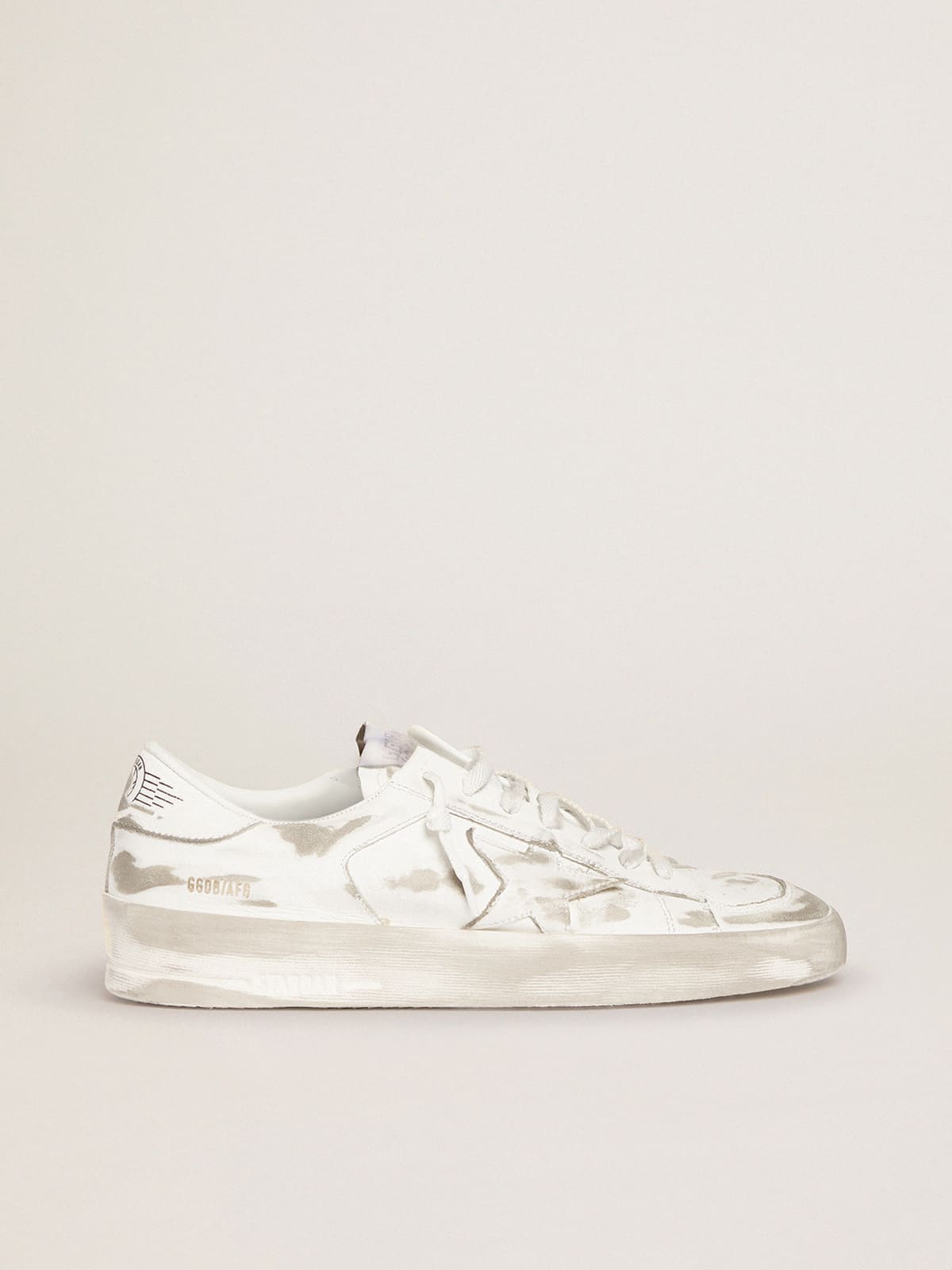 328facd724036262917022741575b27f0fa603706e53734c965d80aac2da16a7 Stardan sneakers in white leather with lived-in treatment - Image 1