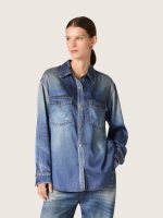Women's oversized shirt with a lived-in denim effect - Image 5