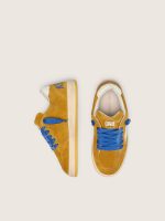Junior Ball Star in ocher suede with glossy white leather star and heel tab - Image 3