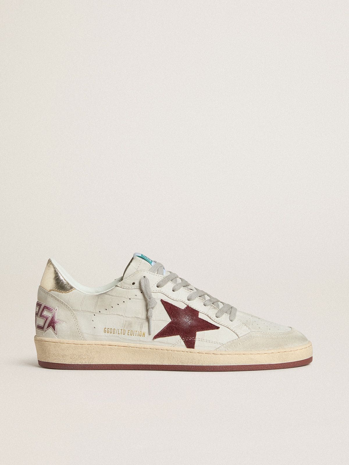 363e888aaba3e457fcfc8240acb939ea66677acc7b950a3712e25dfd4c48e2e6 Men's Ball Star in crocodile-print nubuck with burgundy suede star - Image 1