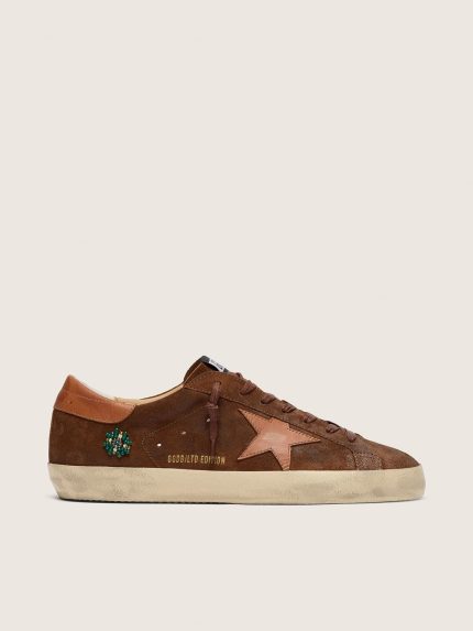 Men's Super-Star LTD in brown suede with brick-red leather star and embroidery with green beads