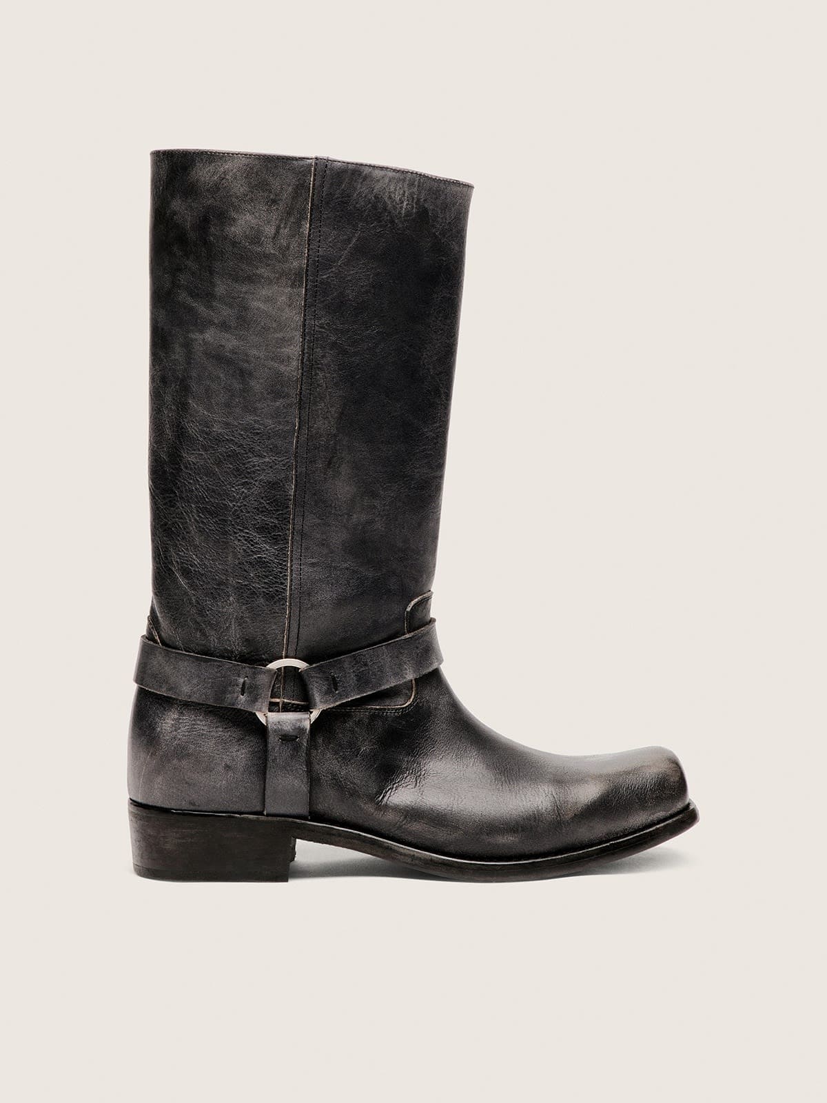 3c01f92b42d6011075a7eed2014dc0c035e08f9c8b65ec67908db2518e1366f9 Men's high Biker boots in black leather with strap and silver-colored buckle - Image 1