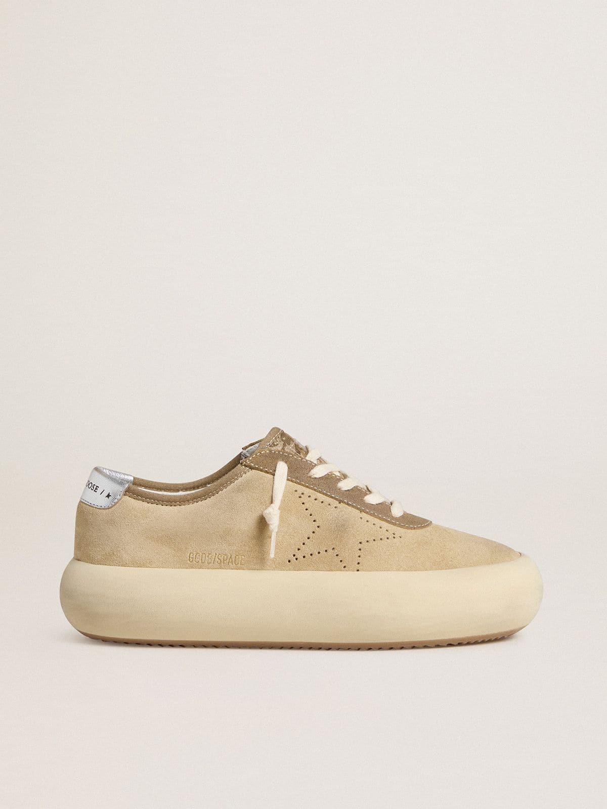 431a789fb54d22daf7bcf4176cf98eee4ca36c3890337e1e2c0f358668bcce67 Men's Space-Star in beige suede with perforated star and metallic silver heel tab - Image 1
