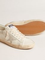 Super-Star in white leather with ice-gray suede star and green leather heel tab - Image 3