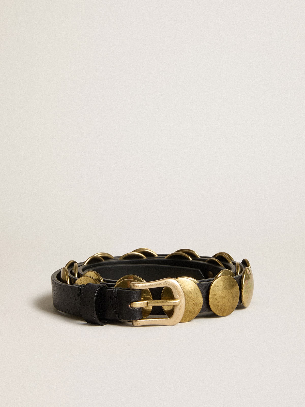 4a9fa624e8943e9bcae484987ea547dd2b3c05780652ac48e991904b658c595a Black Trinidad belt in washed leather with gold studs - Image 1