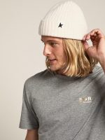 White wool beanie with black star - Image 4