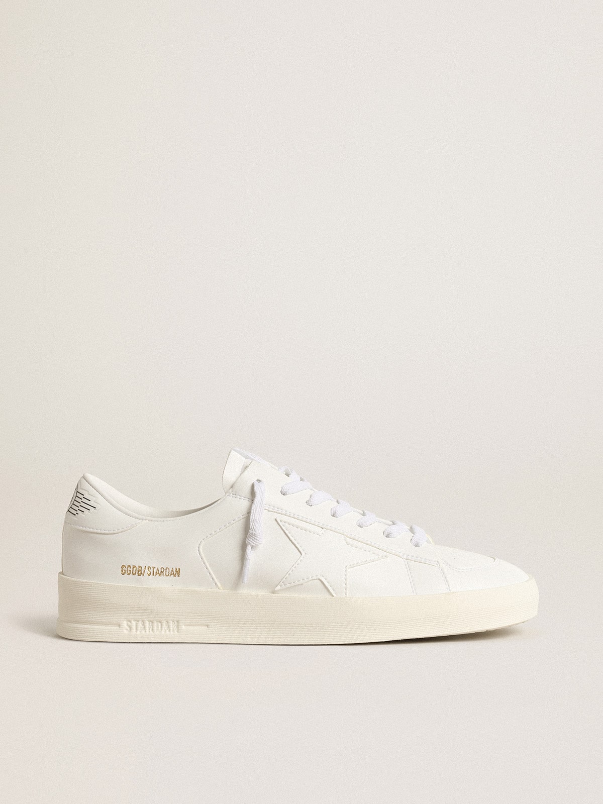 512d2244a1b0b52e49ee3af6532e155d9b68b7256b4c883d7cabb80735ccb622 Men's bio-based Stardan with white star and heel tab - Image 1
