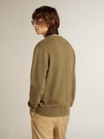 Men's olive green sweatshirt with Golden lettering - Image 4