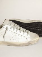 Women's Super-Star in white leather with perforated star and beige nubuck heel tab - Image 4
