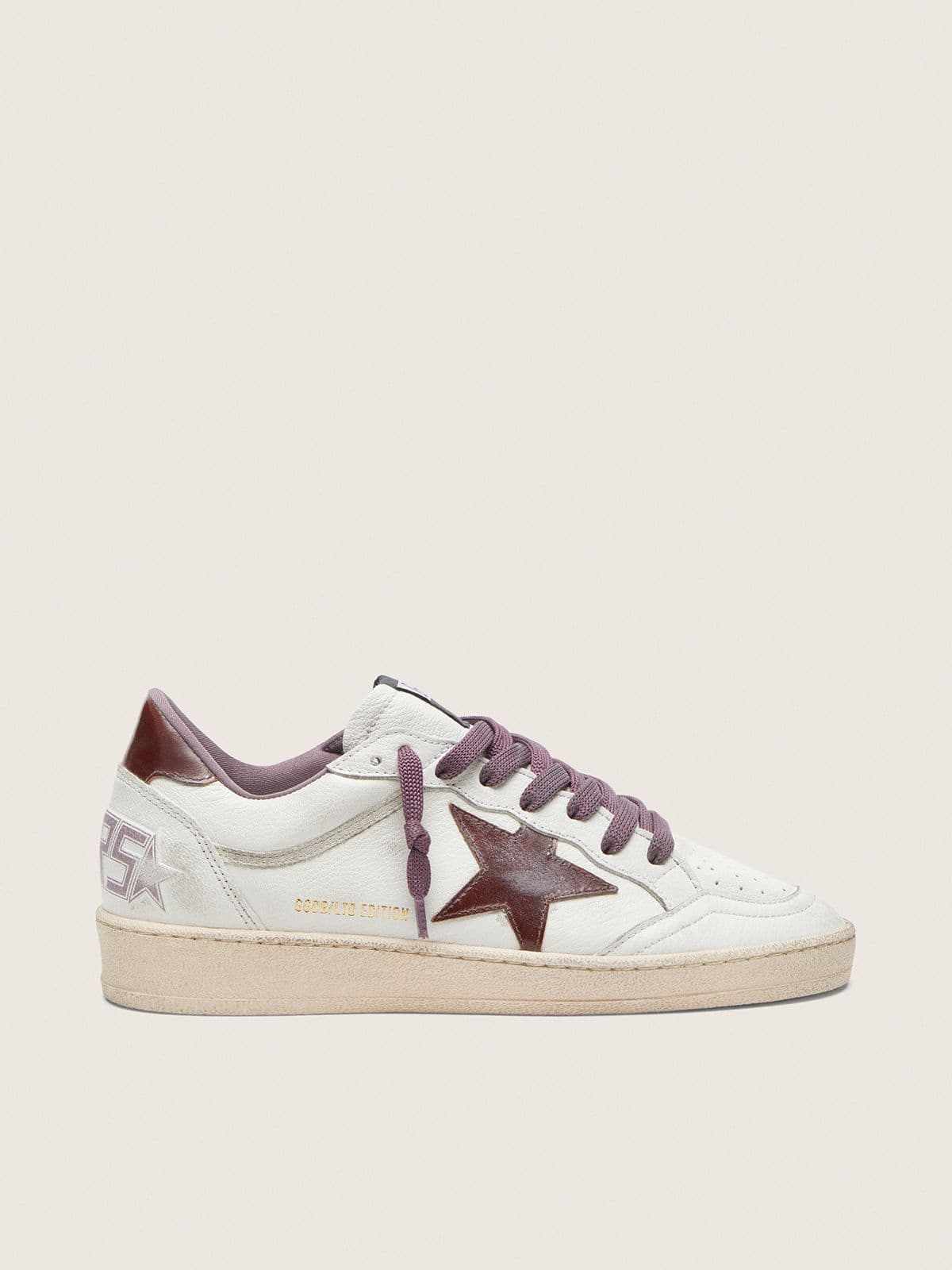 5cbdbe847f6f47dc3973a409167da822ebf1d29c2c022bd473089846605409cf Women's Ball Star LTD in white leather with burgundy leather star - Image 1