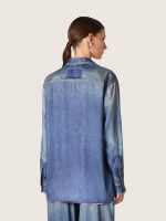 Women's oversized shirt with a lived-in denim effect - Image 6