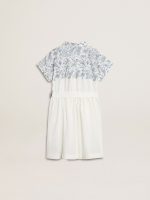 Girls' shirt dress in white cotton canvas with a blue nautical print and white piping - Image 6