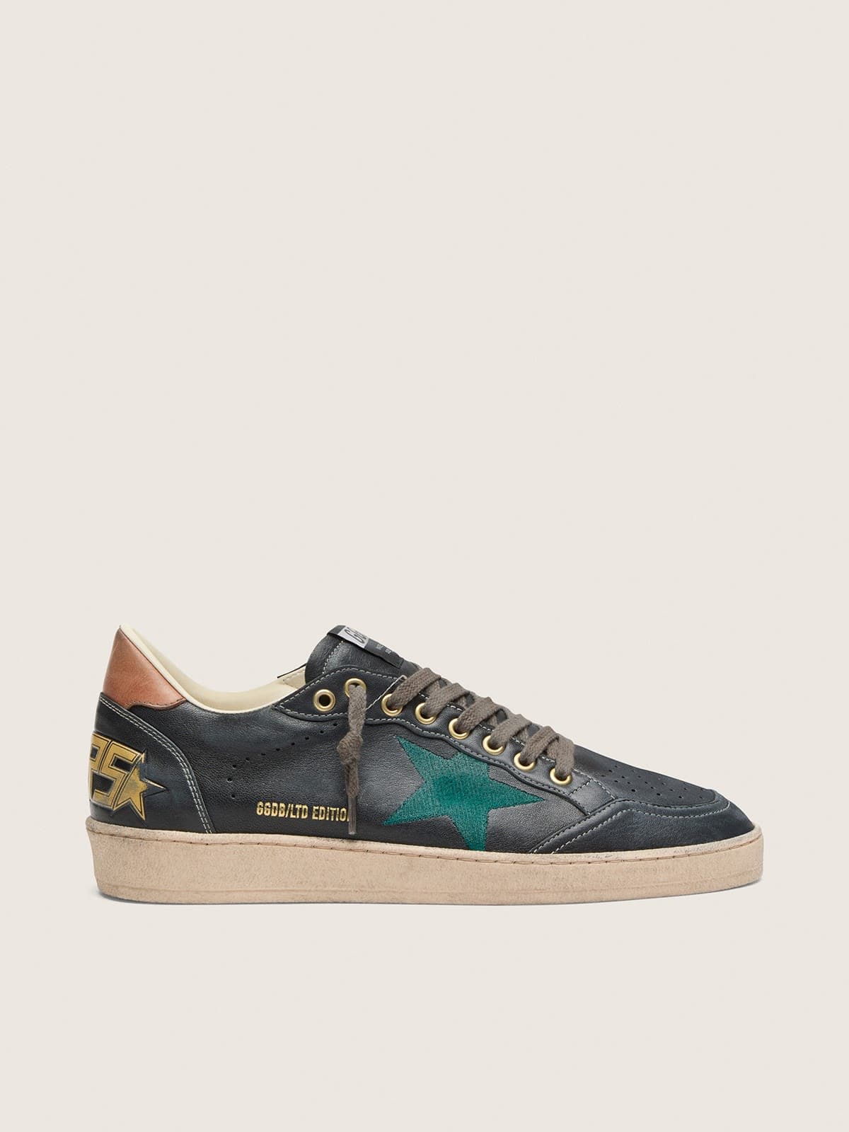 6630b3f15f0aa12f8a11eff86eb104afdc0cf50724658a8b798ce726fbfa85df Men's Ball Star LTD in black leather with green embroidered star - Image 1