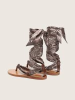 Women's flat sandals with gray paisley pattern and jewel detail - Image 4