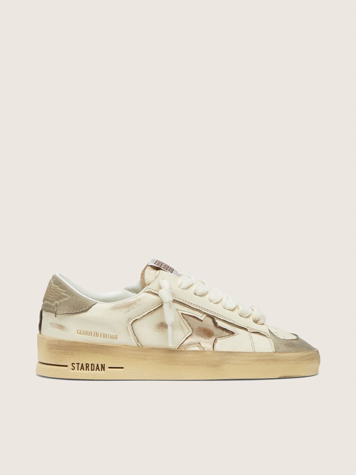 68c042dceaa219b4c471843271bbaefe7d0ee5e02726dd2f9ed7c8ccb15b186e Women's Stardan LTD in suede and white nappa with gold star - Image 1