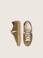 Junior Super-Star in military-green suede with burgundy leather star and heel tab - Image 3