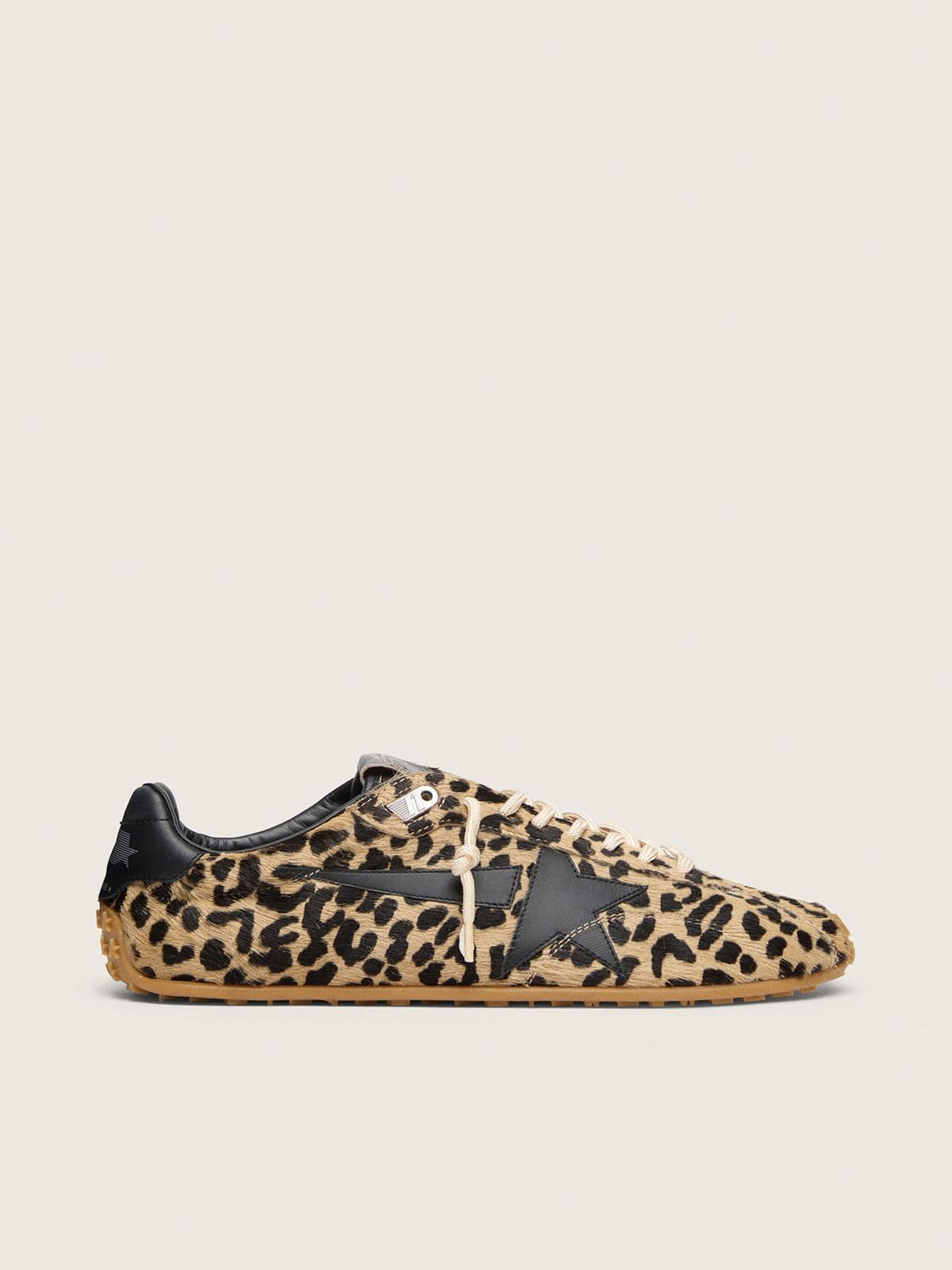 6ee2f7d01d559a6fd53d7559f1dba650c44e32f50537046cb071451d4e1e9e7b Women's Marathon Speed in beige and black leopard-print pony skin with black leather star - Image 1
