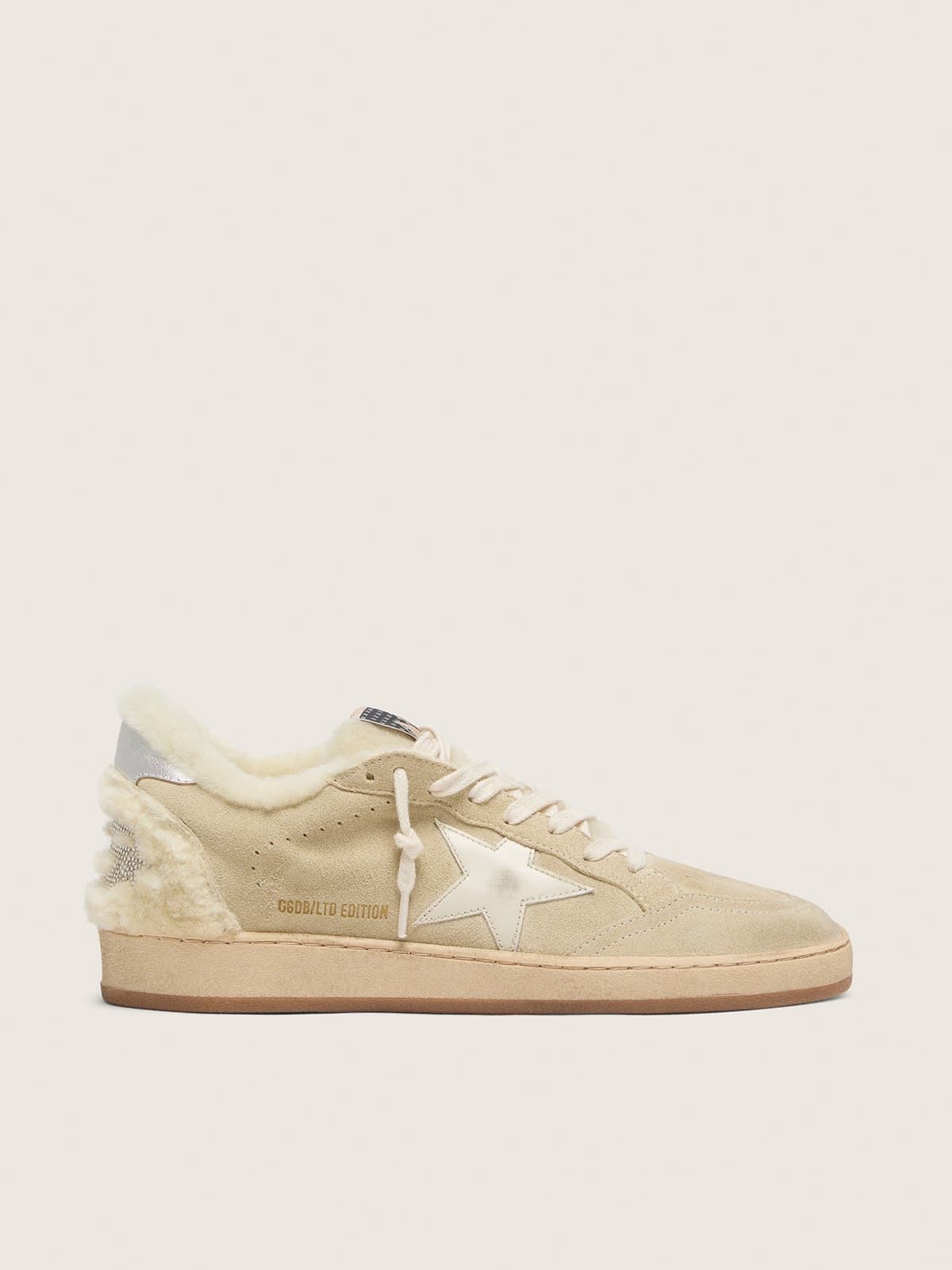 712dcded5880e687ef7303415c1b86c4bc8c300bf798470116549446c790562e Women's Ball Star in suede and shearling with white patent leather star - Image 1