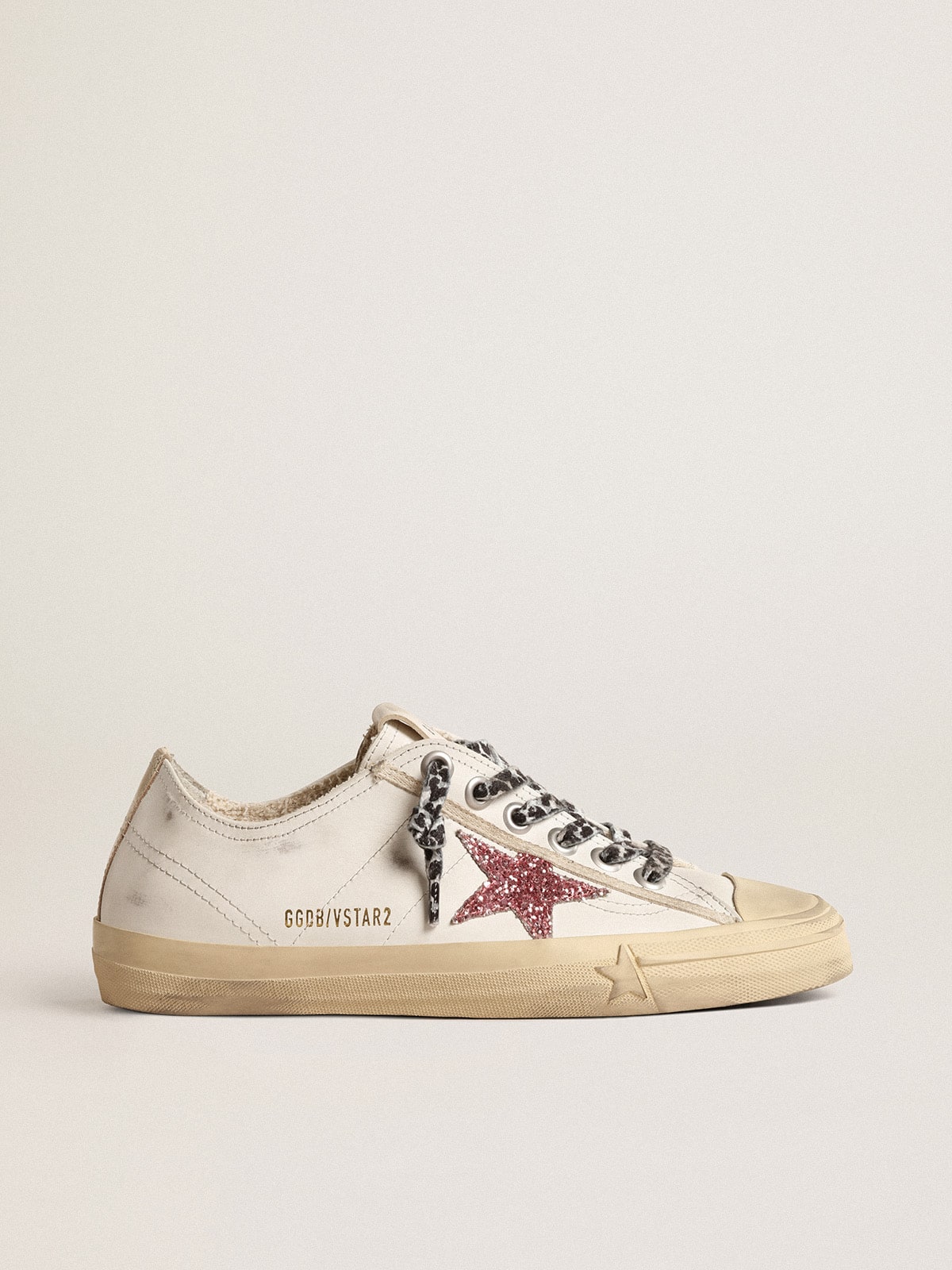 7177f4d6e3246703cad285f3ac98be1c4307d82af6c48e0ac19531bff174e818 V-Star with pink glitter star and metallic leather heel tab - Image 1