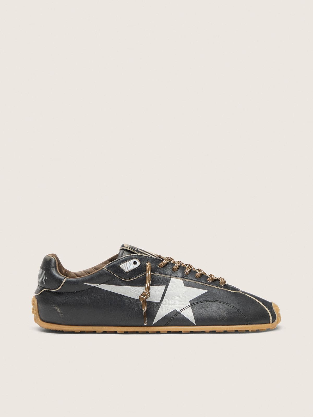 75e04dc298902ec4c2785c135a646d5bc6911bfa1e2dc32889ec1be628bfea32 Women's Marathon Speed with black leather upper and silver star - Image 1