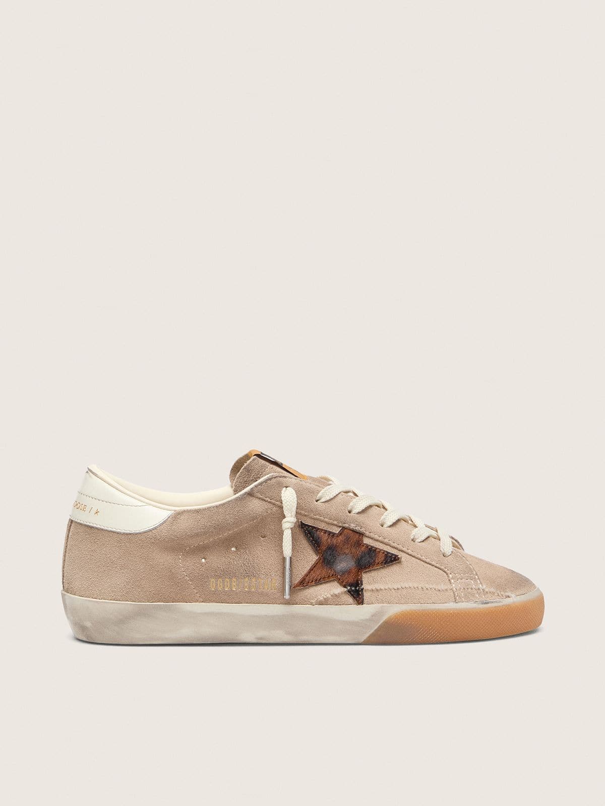 7d3bbaabc703686a8704963660a57d554fd98ebfbd35d4f7c3779cdd746d006f Women's Super-Star in beige suede with leopard-print star - Image 1