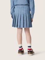 Journey girls' pleated miniskirt in light blue cotton chambray with embroidered logo - Image 6