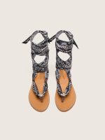 Women's flat sandals with dark blue paisley pattern and jewel detail - Image 3