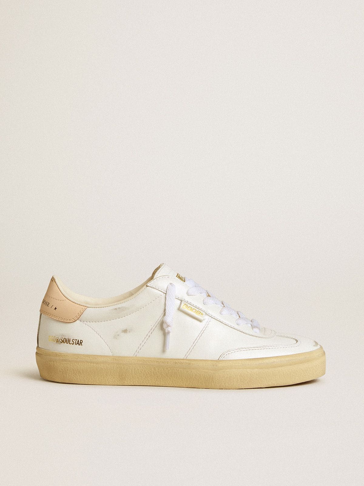 8ba9f8e8f5b960e2e1caab72dbb4ce0e22147b0c3384c049b3ff3ecbbdec42cc Women's Soul Star in white leather with pink leather heel tab - Image 1