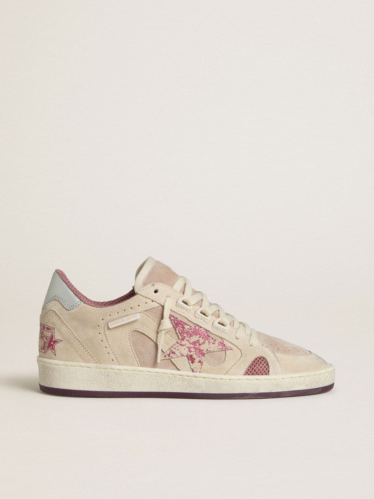 8f3aa5083a401d54309ea67e3f6dddb7e96ae1916e325b359d351910399d2bae Women's Ball Star LTD in pink and beige suede with pearl-gray leather heel tab - Image 1