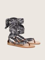 Women's flat sandals with dark blue paisley pattern and jewel detail - Image 2