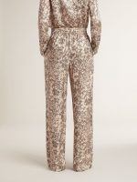 Women's joggers with floral print - Image 4