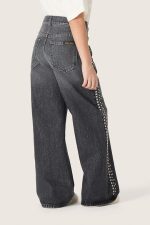 Girls' bootcut jeans in gray cotton with studs - Image 6