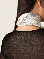 Women's crew-neck sweater with black floral jacquard pattern - Image 4