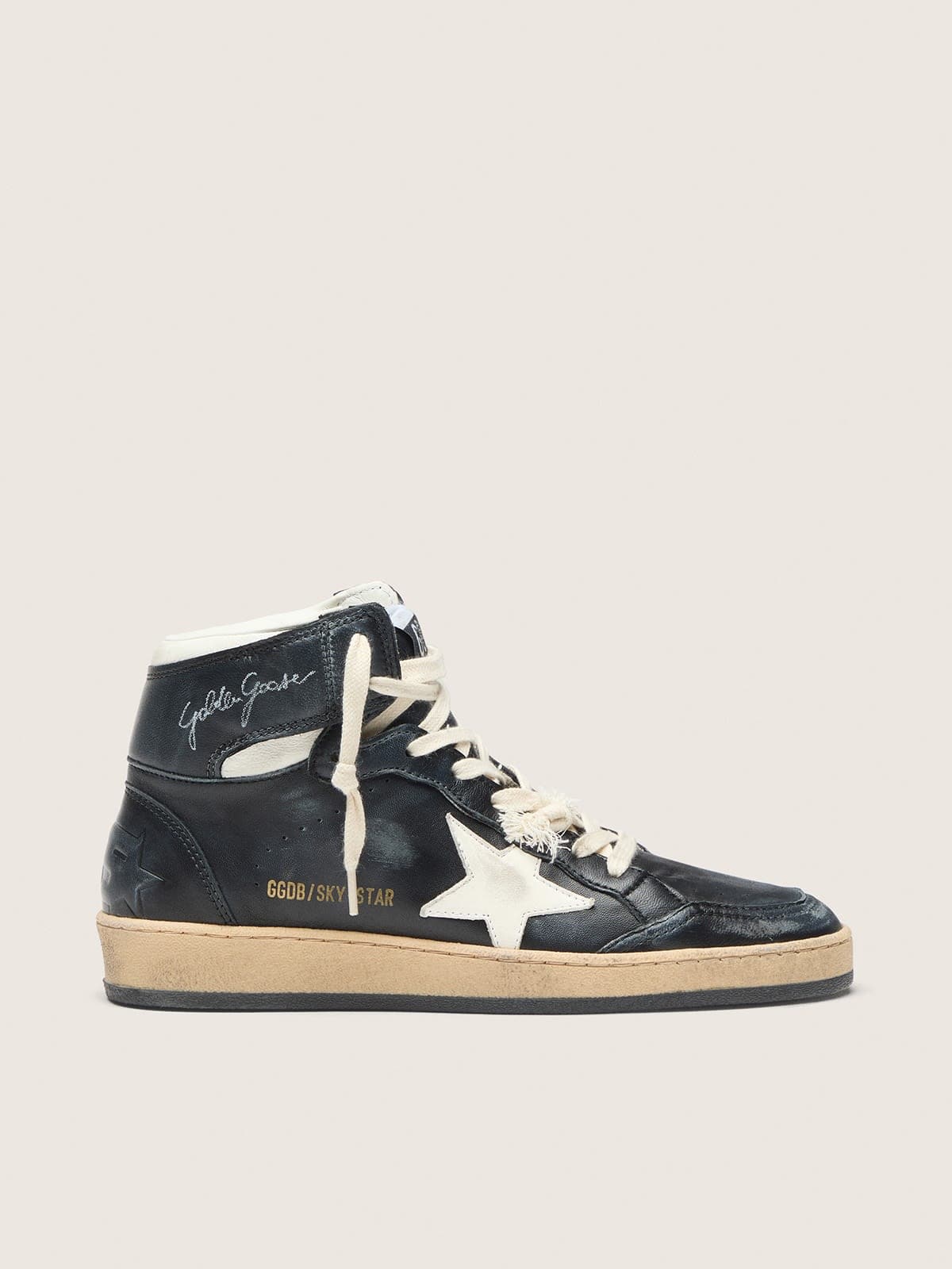 a4c85110361845fe53f98ab3dc2dd0c608358fe14f71b6281934f42cd4f725c2 Women's Sky-Star in black nappa with white star - Image 1