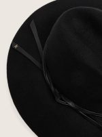 Black hat with leather strap - Image 5