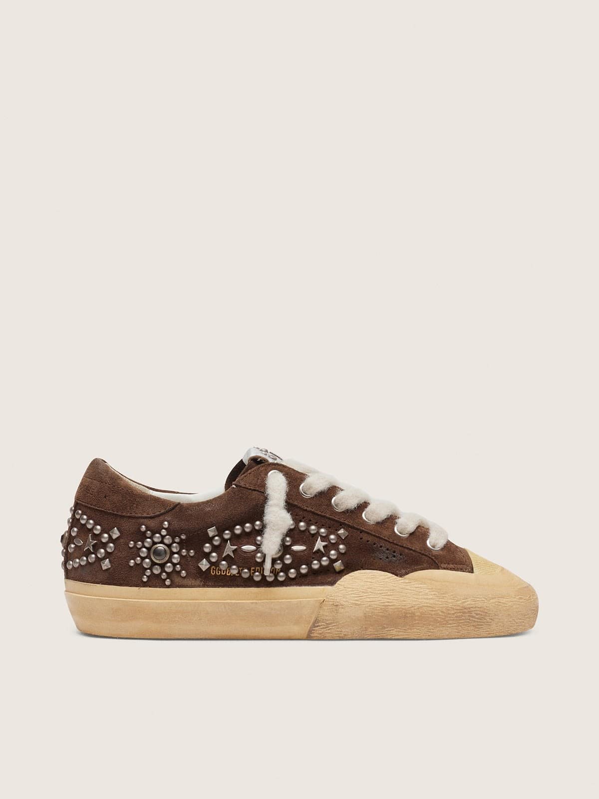 ac78970902e21c8a5aa18f3af86e813e81ef1d129a6d442470f2c6c72145cec3 Men's Super-Star Penstar in brown suede with studs - Image 1
