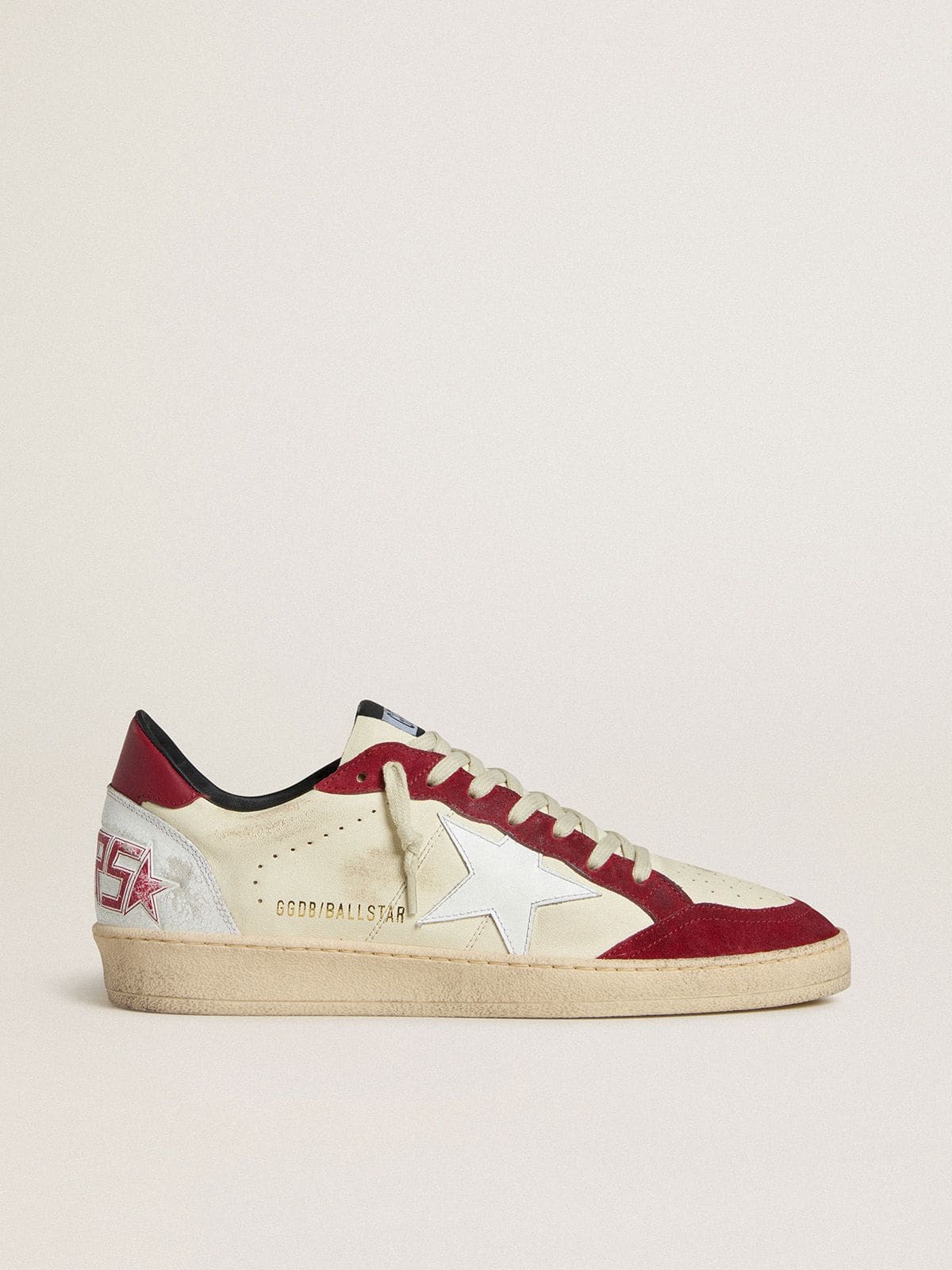 b1383b88232210bcc59975b6fec9a29ff01c352690ee1d685a63987b3a01211e Men's Ball Star LTD in cream nappa with white leather star and red suede inserts - Image 1