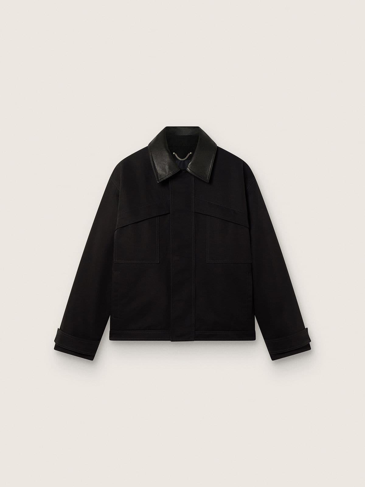 b7992874f8c5a52c81c7aca939742382f368e608c487889a0a55784b9a570615 Men's short padded jacket in black cotton with leather collar - Image 1