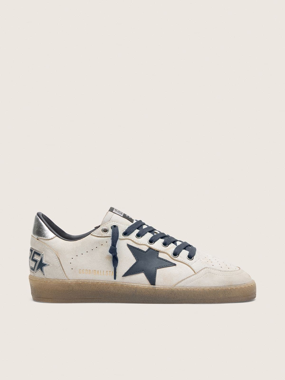 bb5251738b1ca893eb085b935173767ebf307ccec529bbfb2b3ba1ddbccc614d Men's Ball Star in white leather with dark blue leather star and silver laminated leather heel tab - Image 1